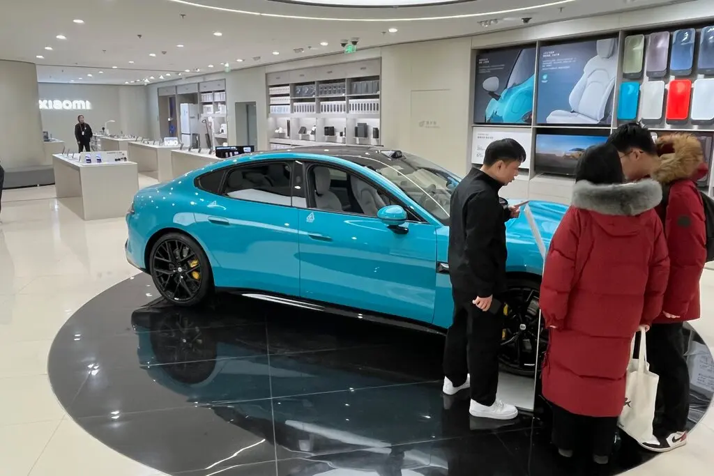 Photo: Keith Bradsher, The New York Times. Chinese car shopping.